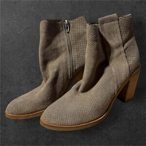 Dolce Vita boho suede ankle boots, size 6.5, excellent condition!